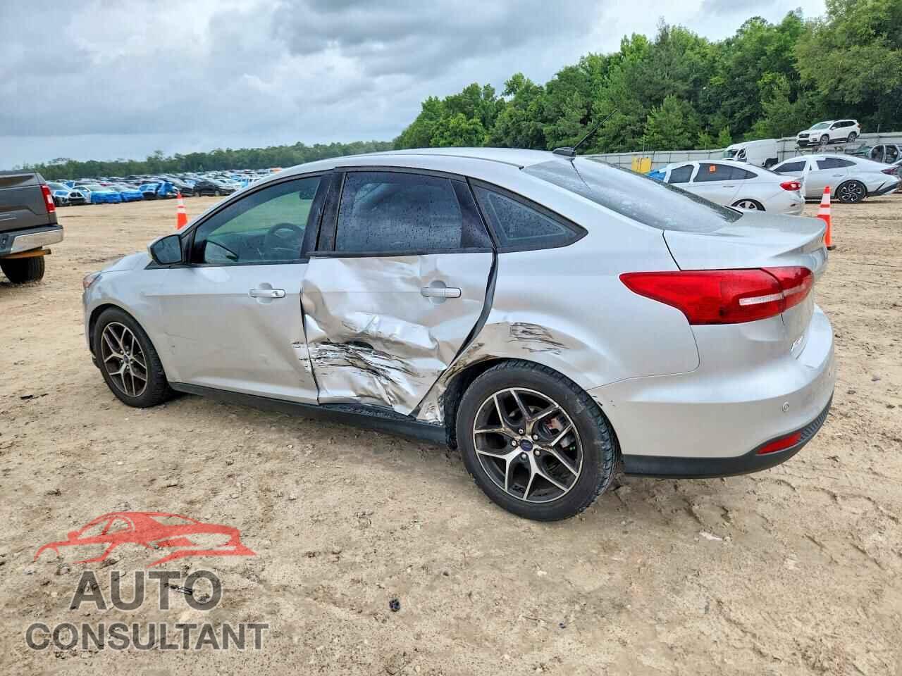 FORD FOCUS 2017 - 1FADP3H22HL312227