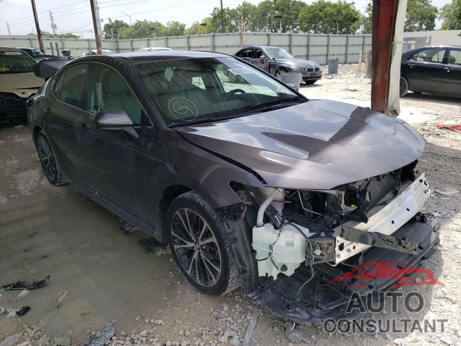 TOYOTA CAMRY 2018 - 4T1B11HK5JU648490