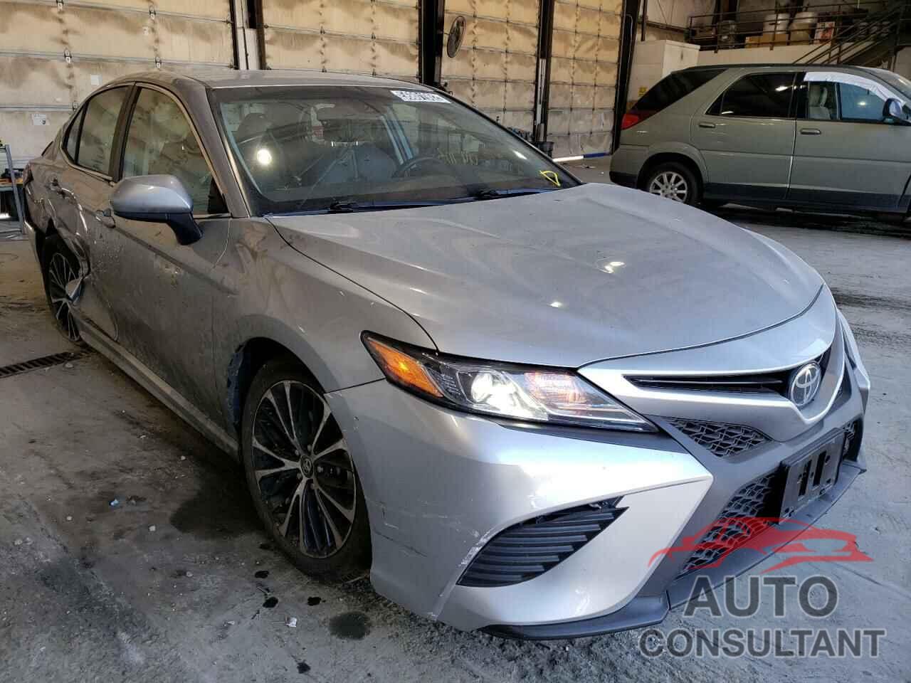 TOYOTA CAMRY 2018 - 4T1B11HK6JU083859