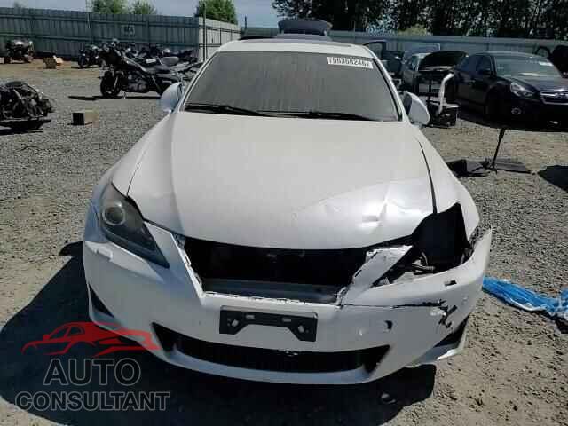 LEXUS IS 2011 - JTHBF5C25B5133701