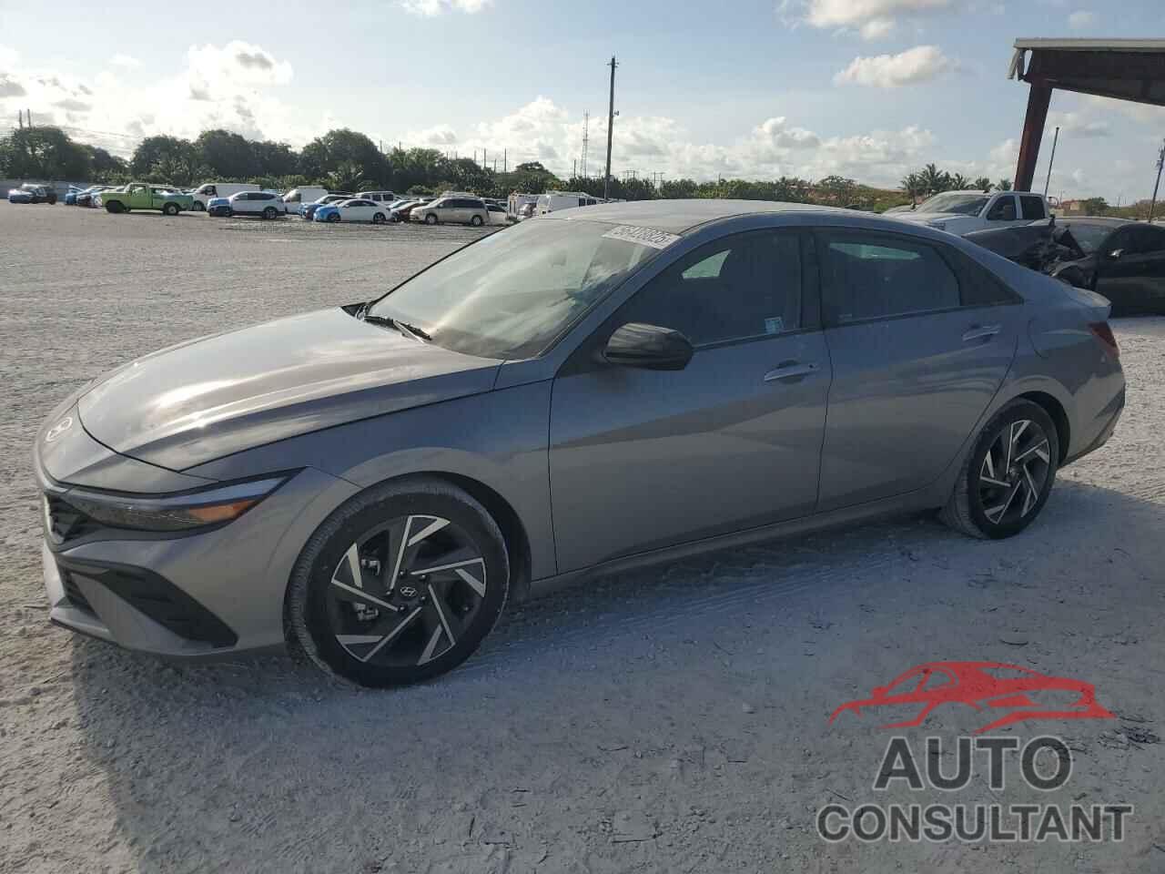 HYUNDAI ELANTRA 2025 - KMHLM4DG7SU929111