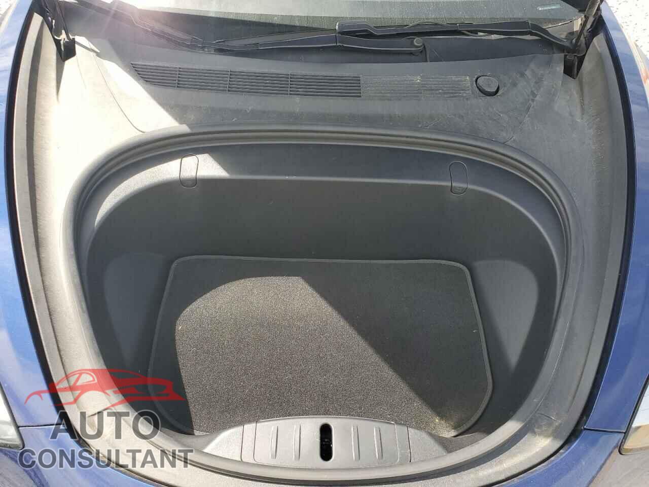 TESLA MODEL 3 2018 - 5YJ3E1EB3JF105357