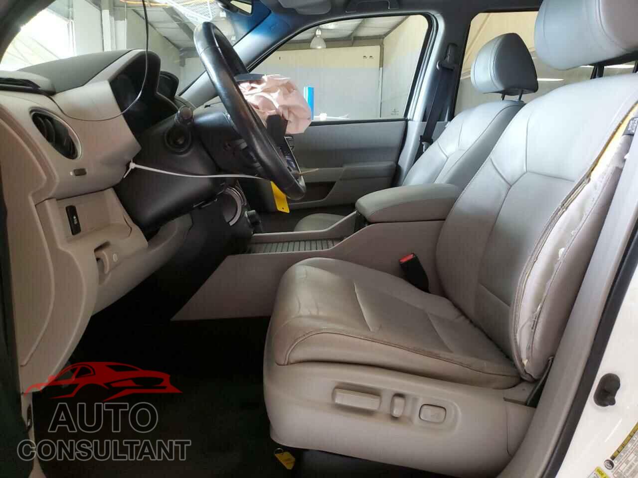 HONDA PILOT 2015 - 5FNYF4H63FB019394