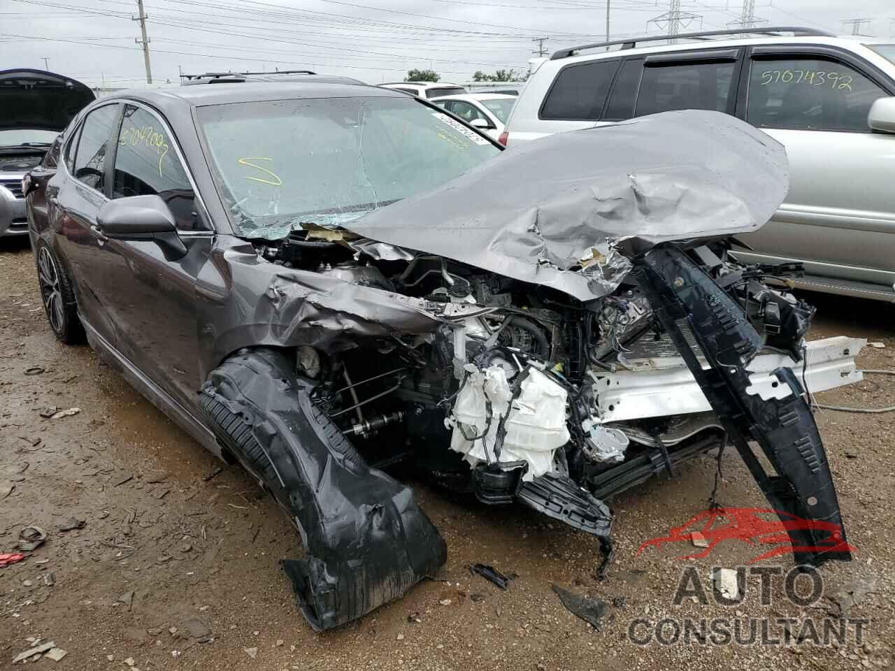 TOYOTA CAMRY 2018 - 4T1B11HK7JU098676