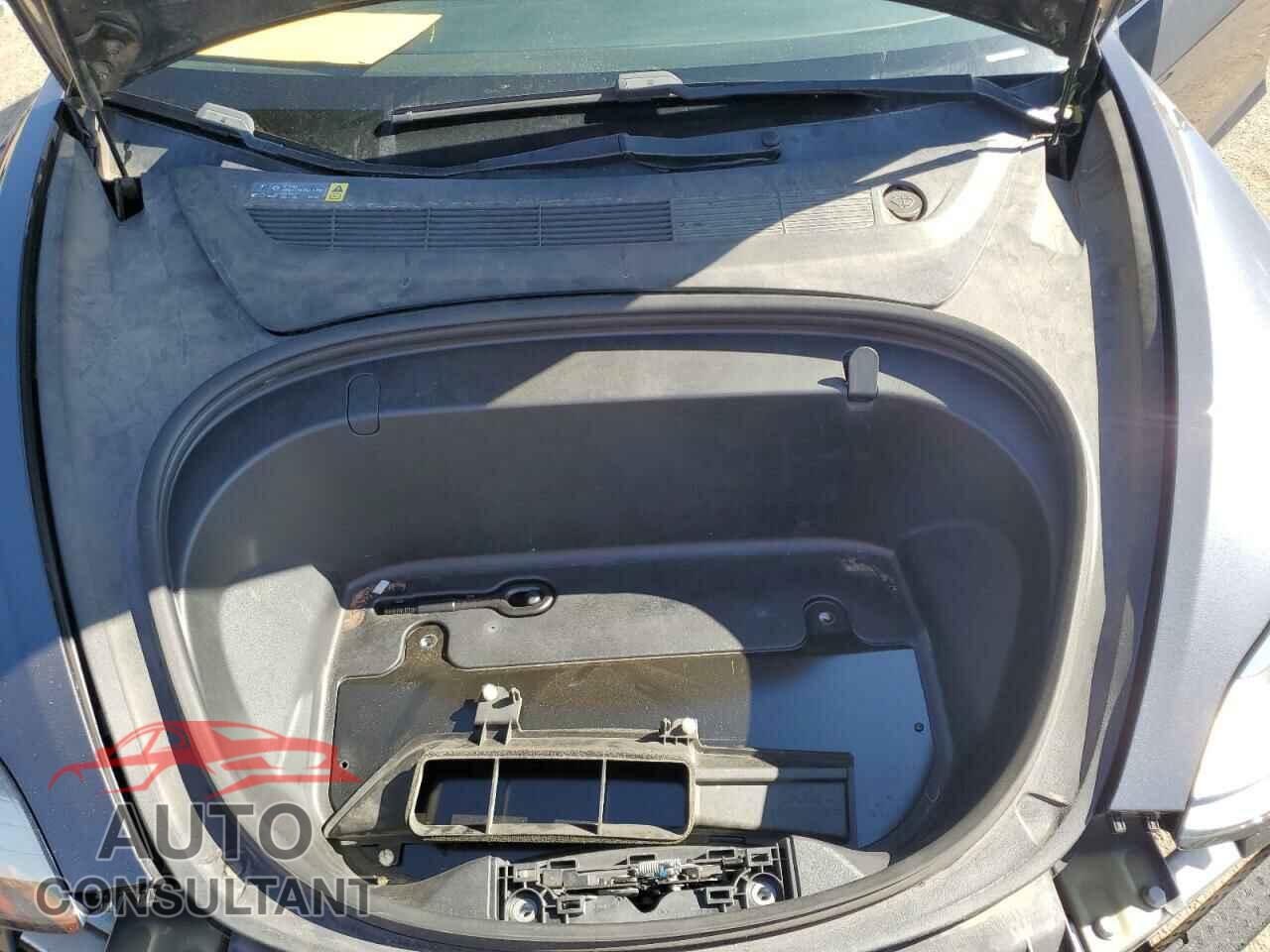 TESLA MODEL 3 2018 - 5YJ3E1EA0JF052981