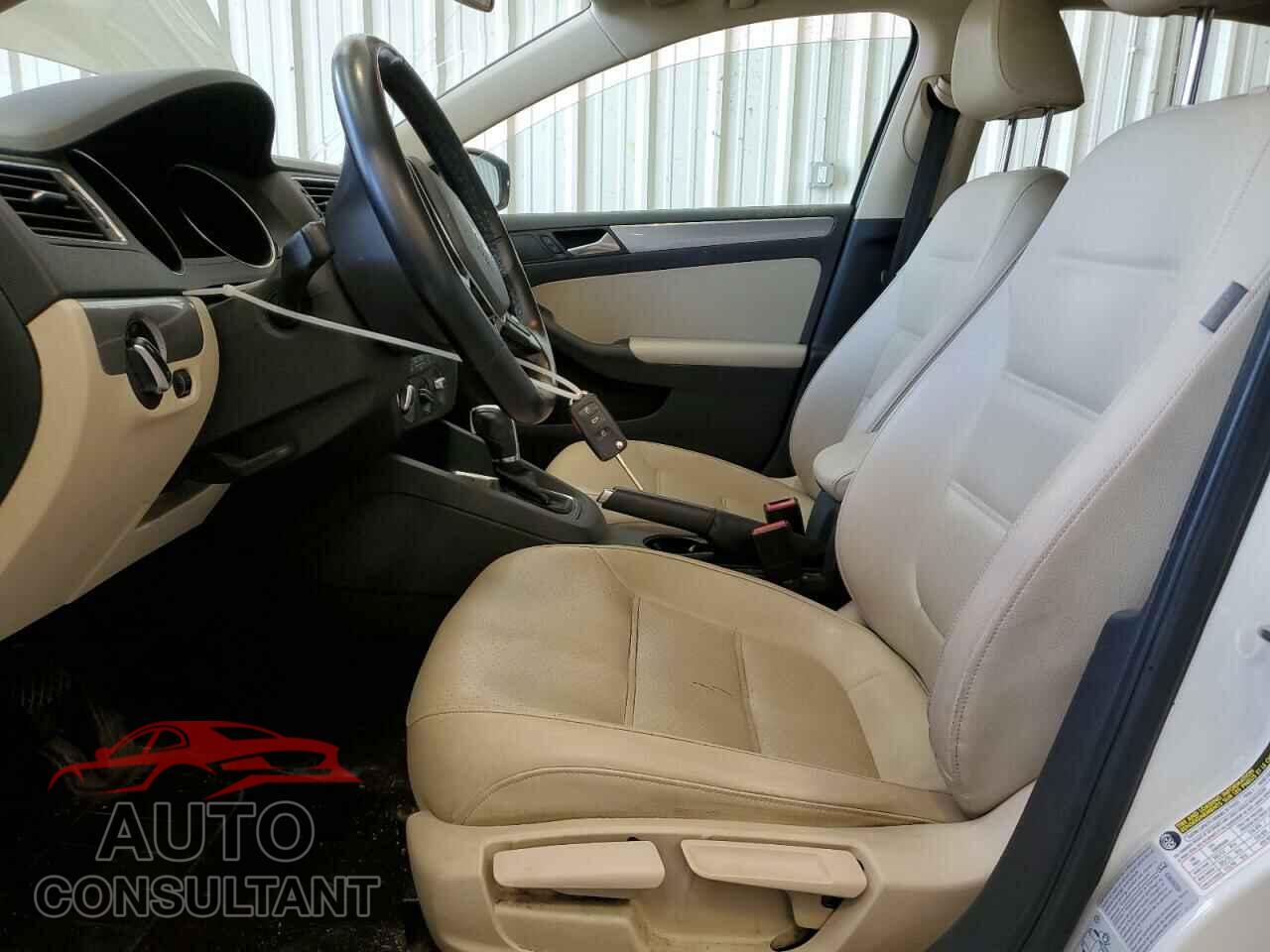 VOLKSWAGEN JETTA 2017 - 3VWDB7AJ8HM200903