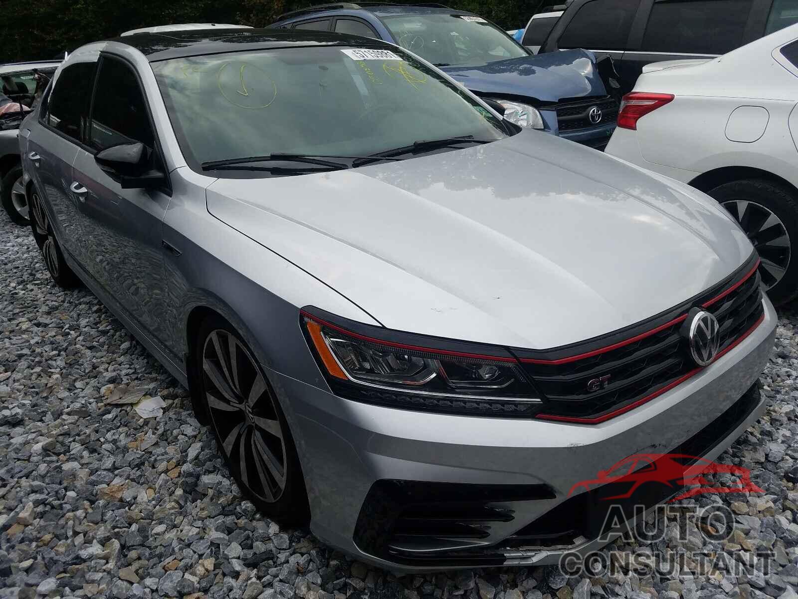 VOLKSWAGEN PASSAT 2018 - 1VWJM7A33JC050558