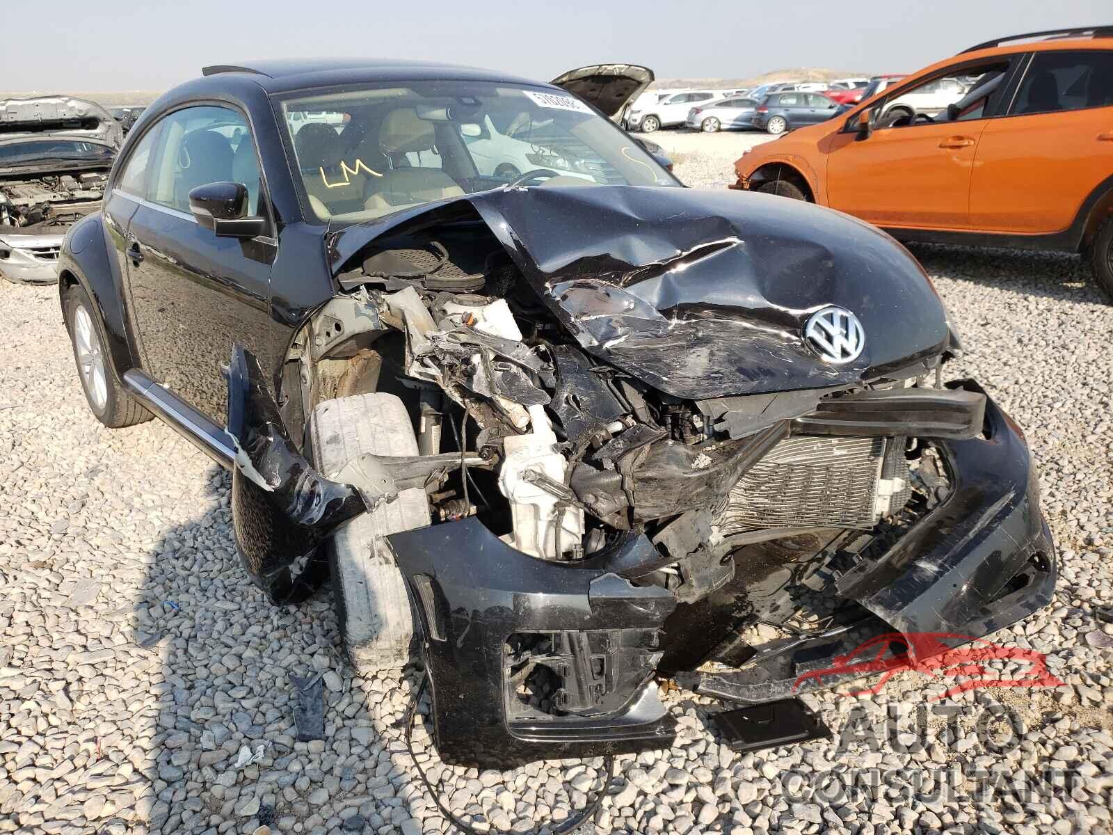 VOLKSWAGEN BEETLE 2018 - 3VWJD7AT9JM700959