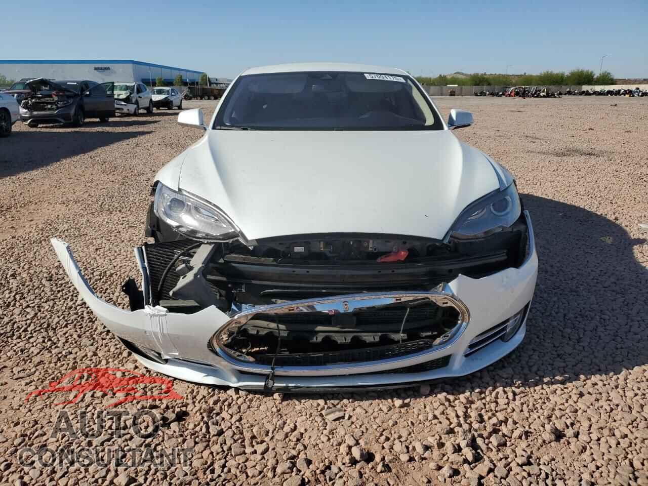 TESLA MODEL S 2015 - 5YJSA1E14FF104479