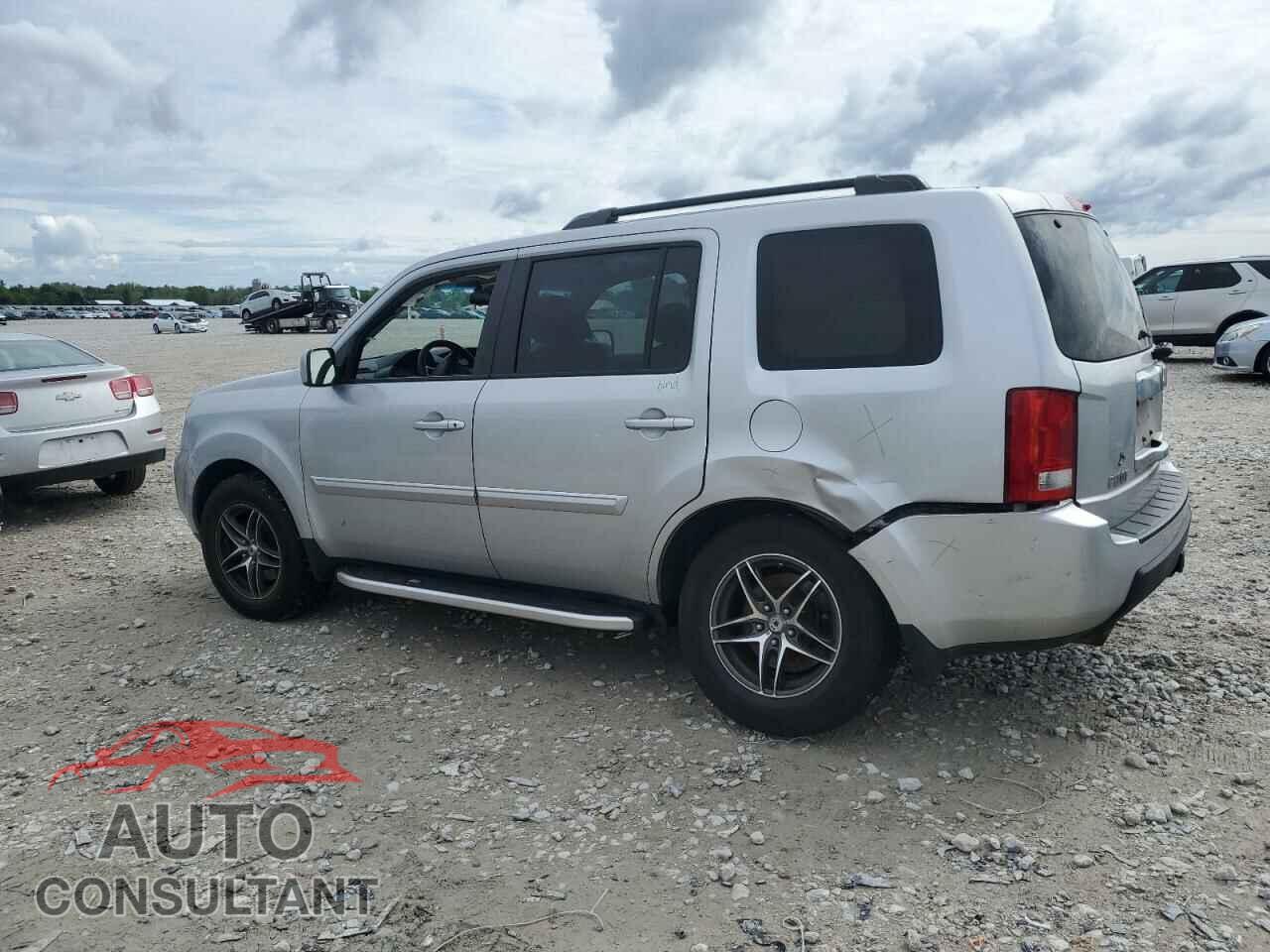 HONDA PILOT 2011 - 5FNYF4H48BB068132