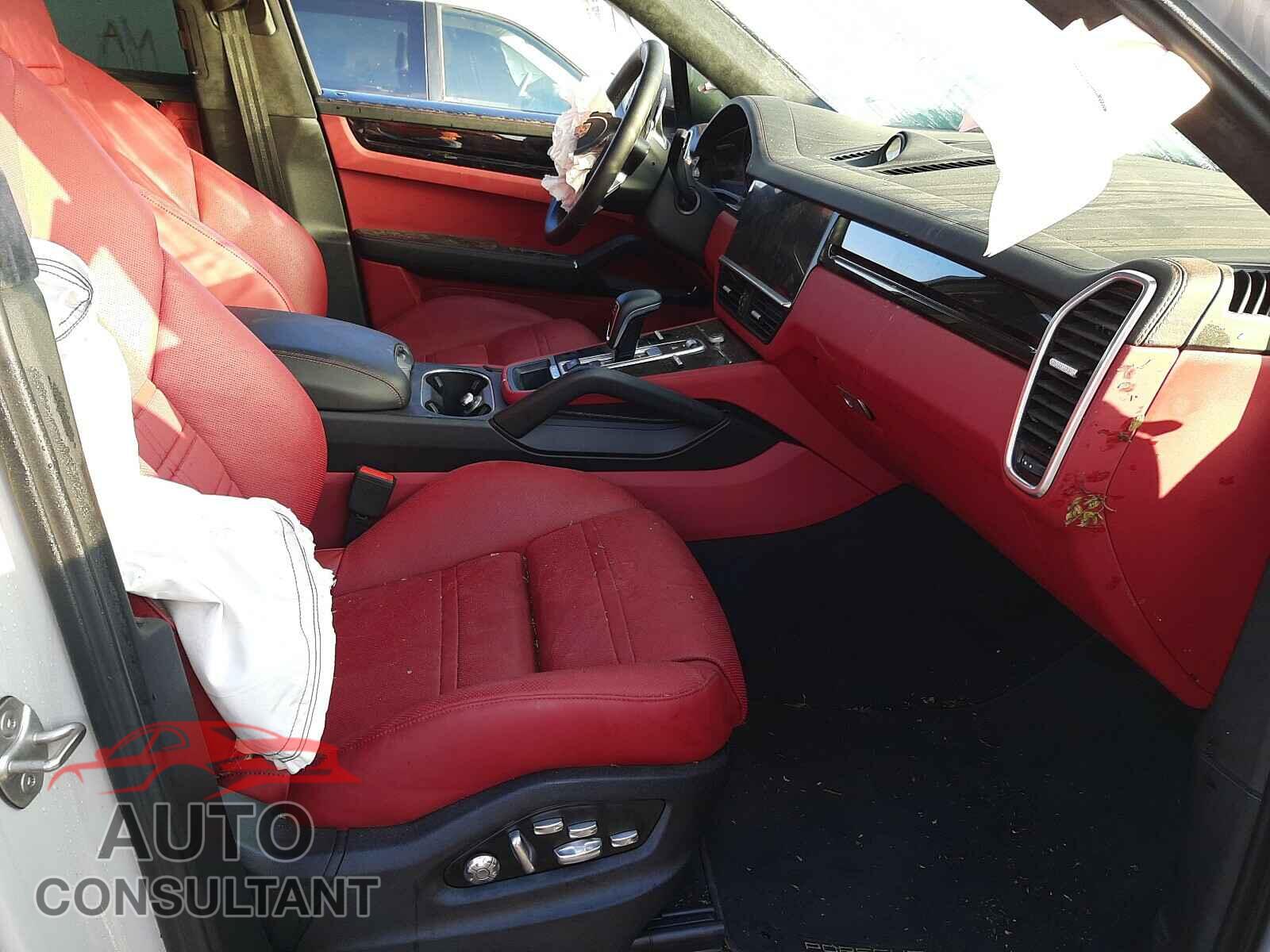 PORSCHE CAYENNE 2020 - WP1BB2AY5LDA57129