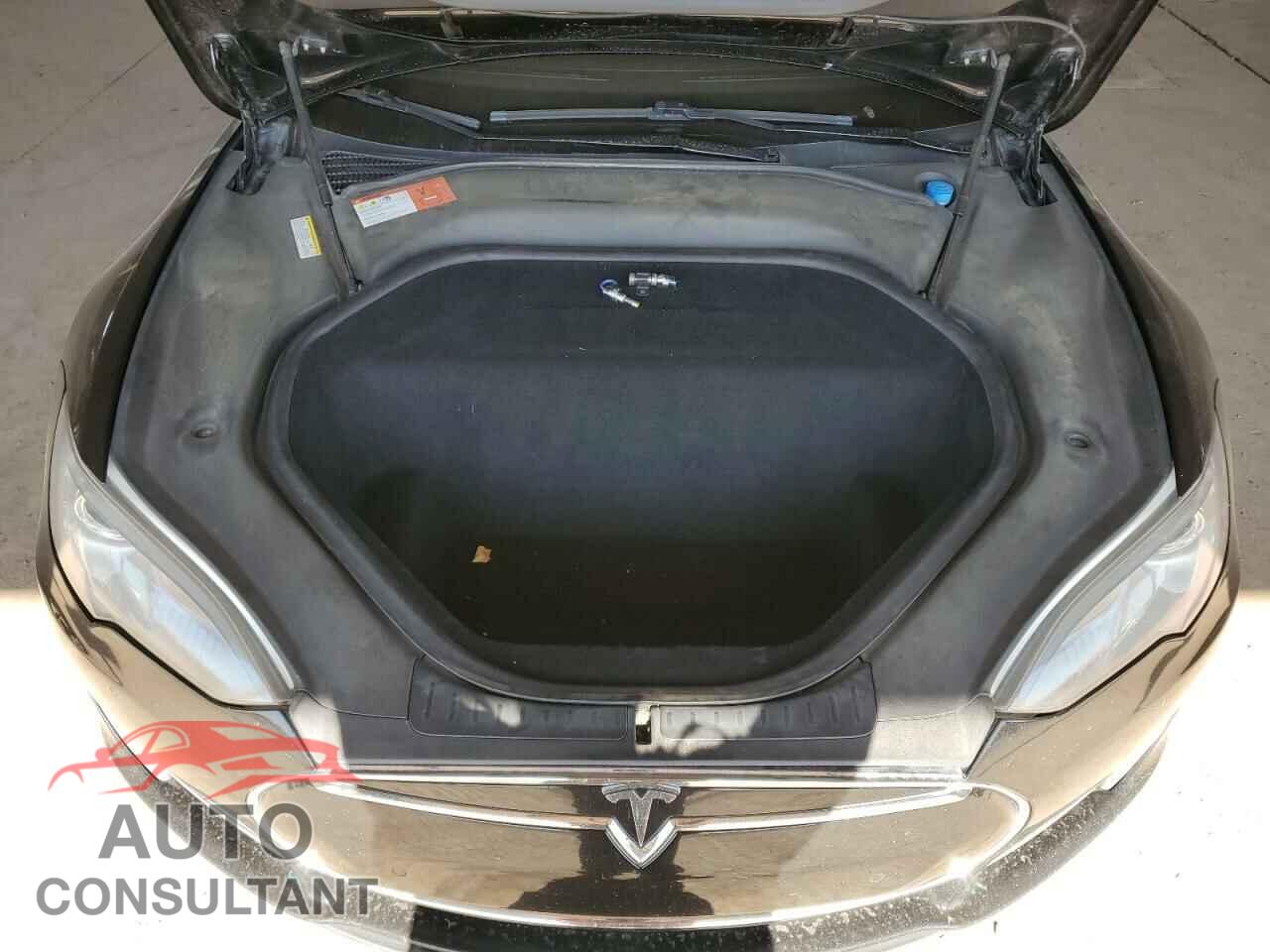 TESLA MODEL S 2015 - 5YJSA1H2XFF084016