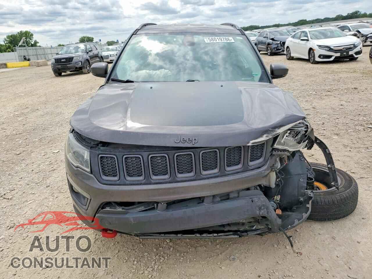 JEEP COMPASS 2019 - 3C4NJDDB7KT618007