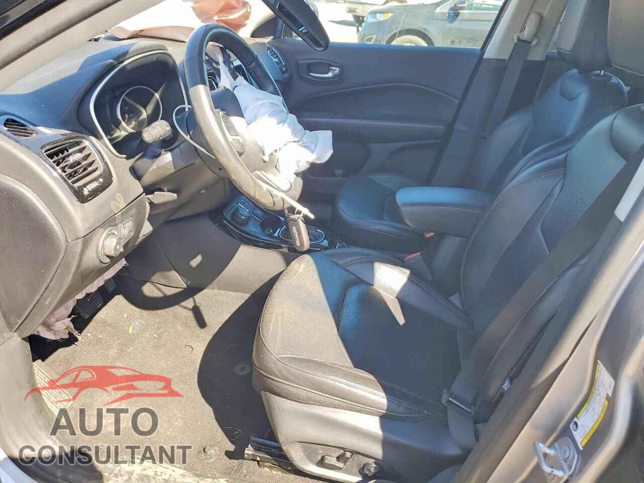JEEP COMPASS 2019 - 3C4NJDCB7KT666110