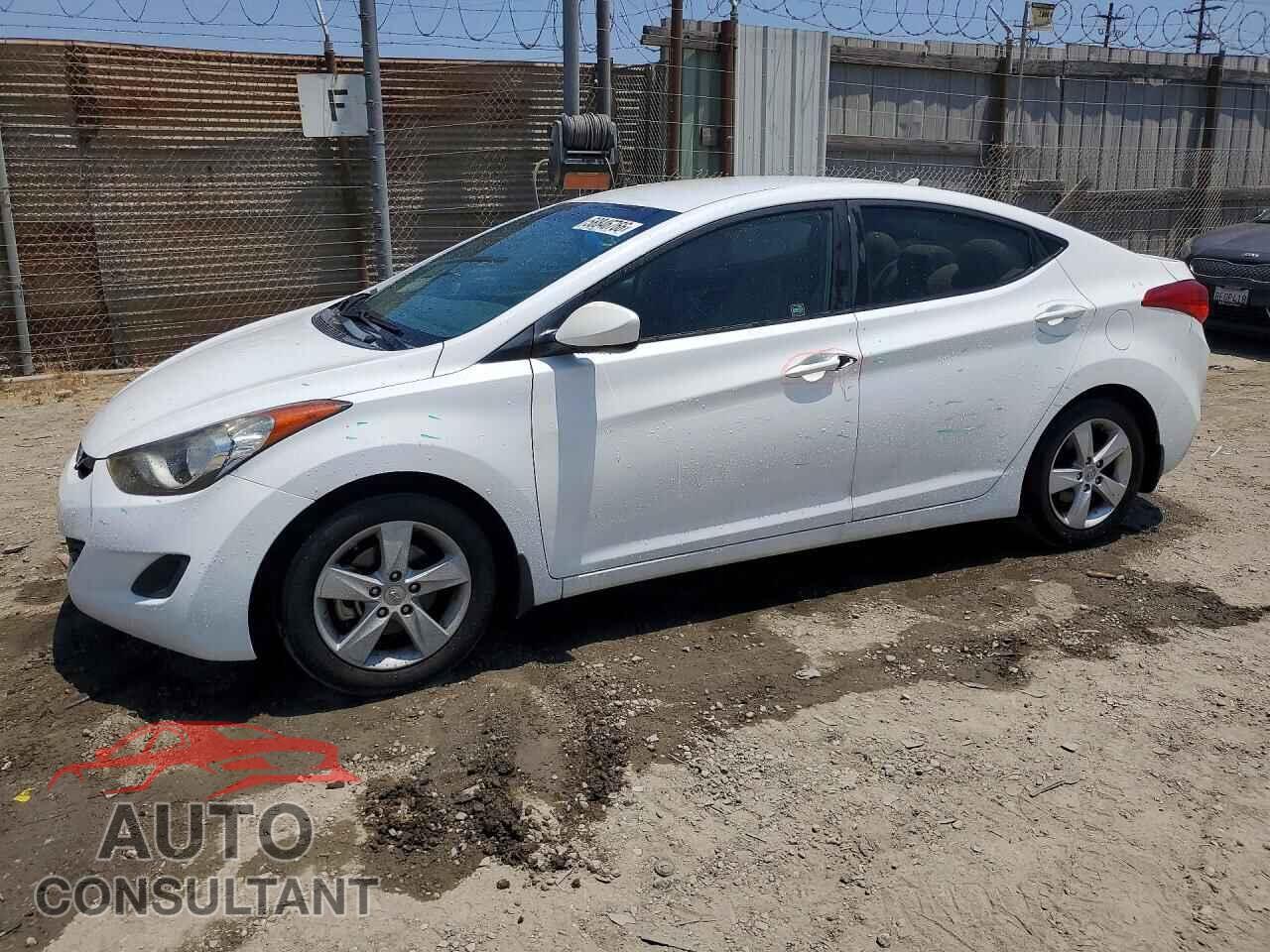 HYUNDAI ELANTRA 2013 - 5NPDH4AE1DH398355