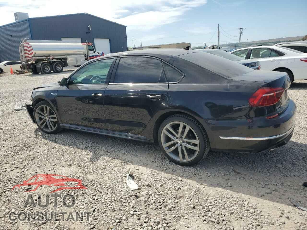 VOLKSWAGEN PASSAT 2018 - 1VWAA7A32JC033792