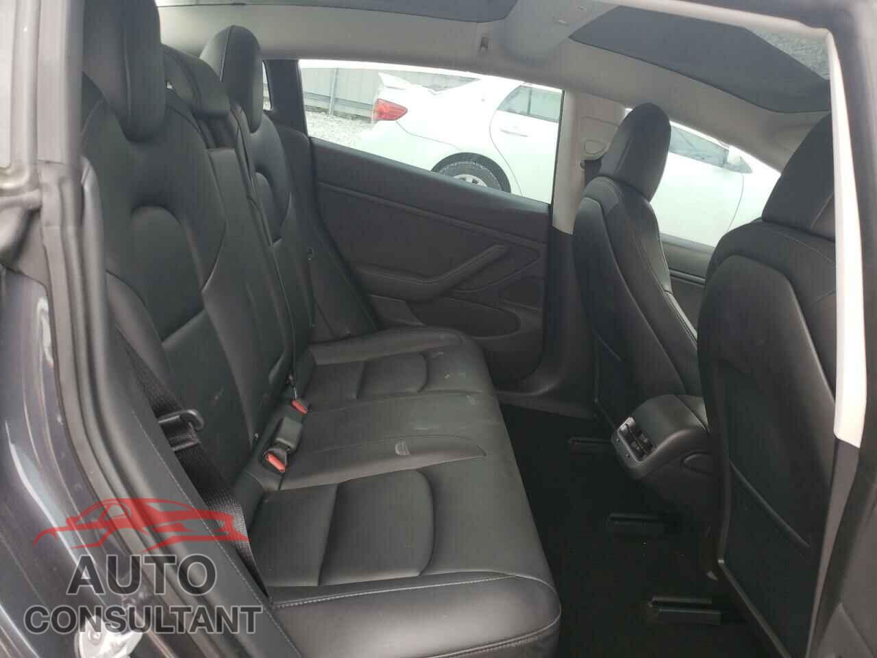 TESLA MODEL 3 2018 - 5YJ3E1EA7JF157890