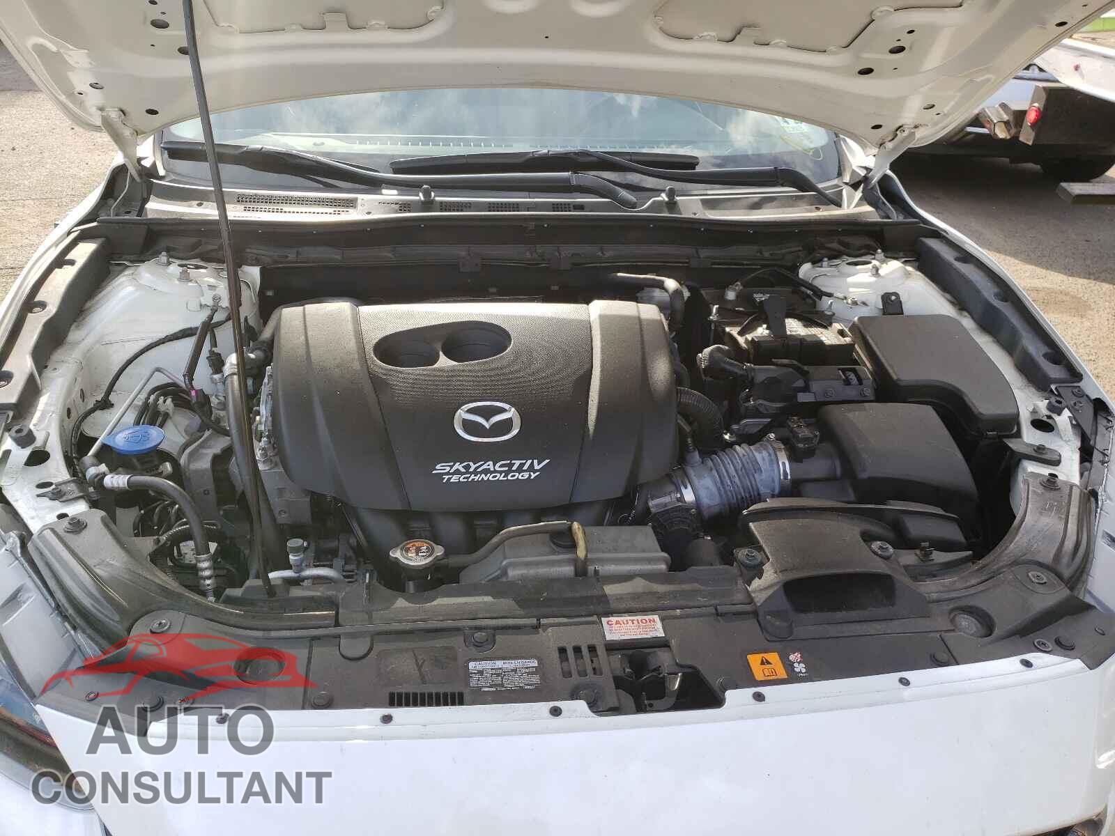 MAZDA 3 2018 - 3MZBN1V32JM216141