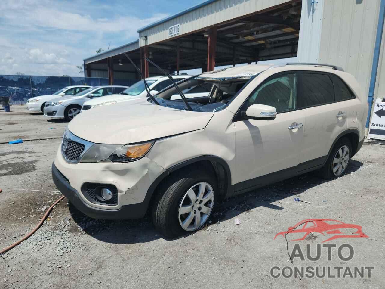 KIA SORENTO 2011 - 5XYKT3A11BG170017