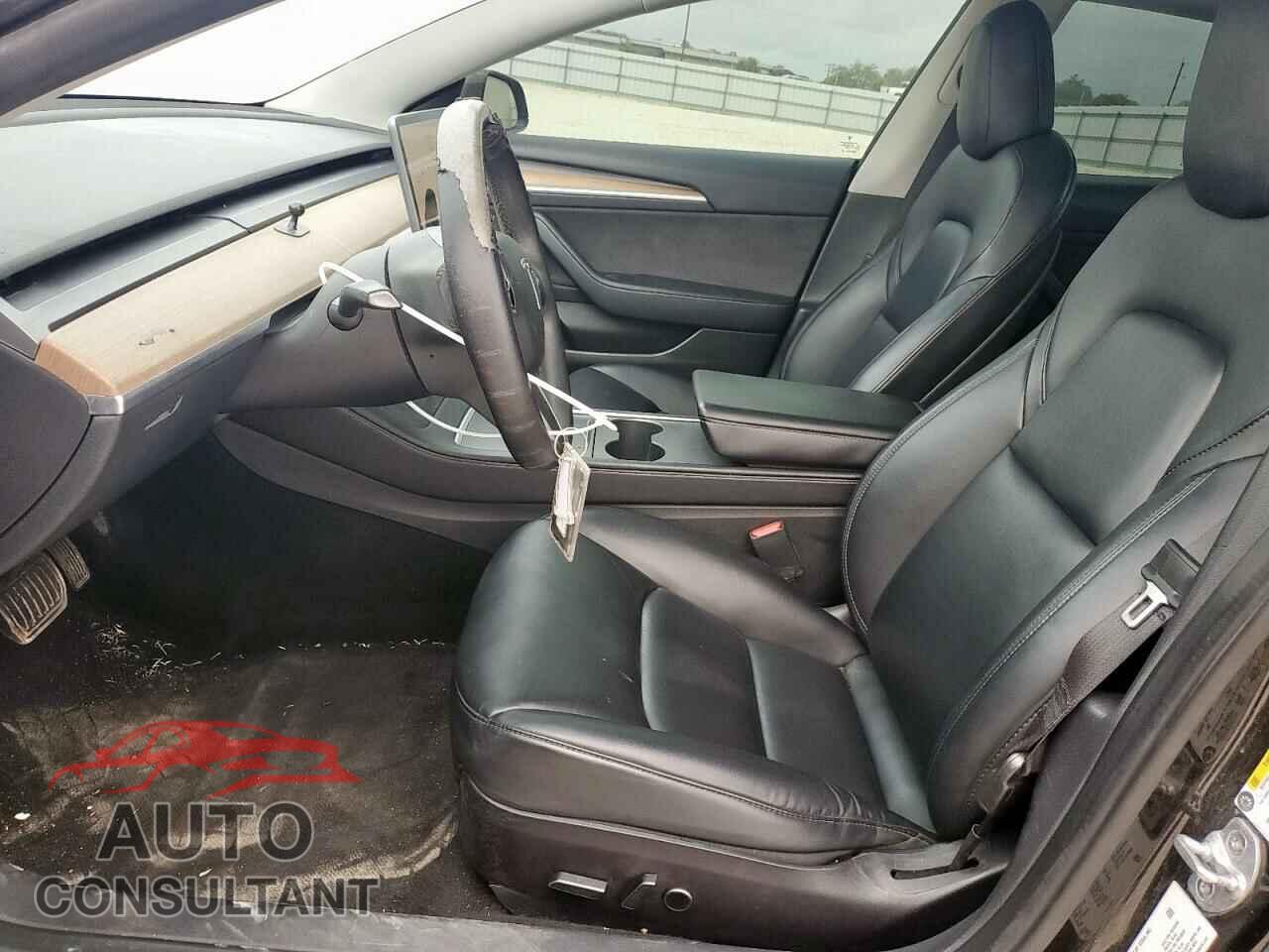 TESLA MODEL 3 2022 - 5YJ3E1EB8NF285716