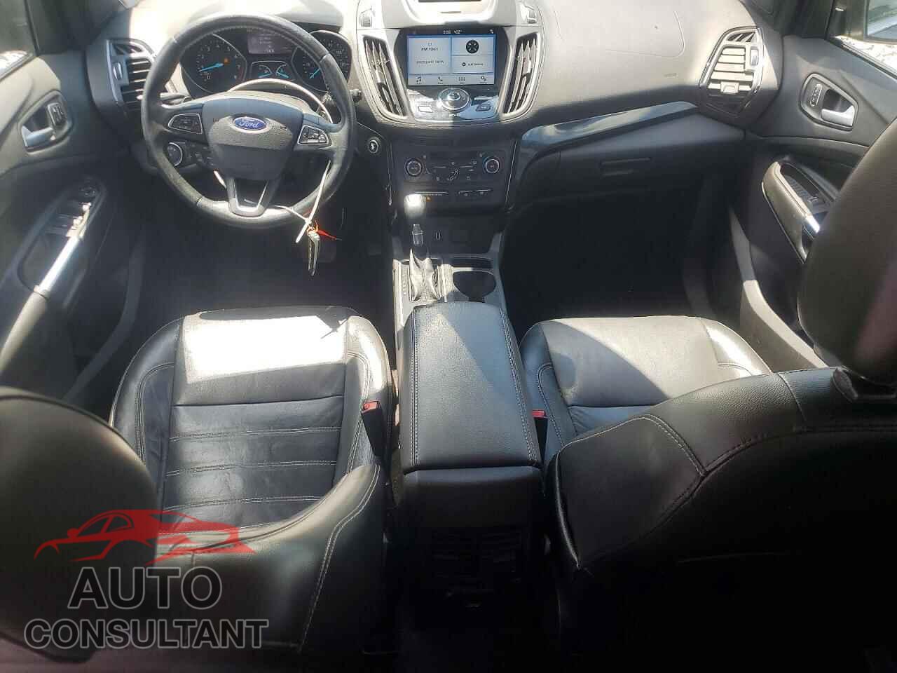 FORD ESCAPE 2017 - 1FMCU0JD2HUC90244