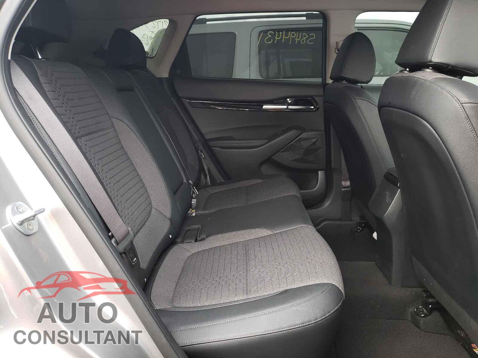 KIA SELTOS 2021 - KNDEU2AA3M7045461