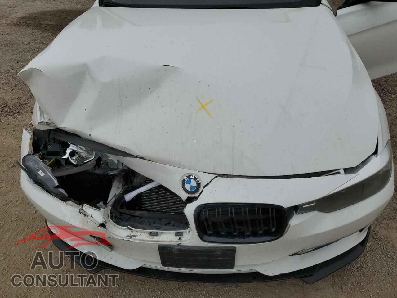 BMW 3 SERIES 2013 - WBA3C3C51DF978651