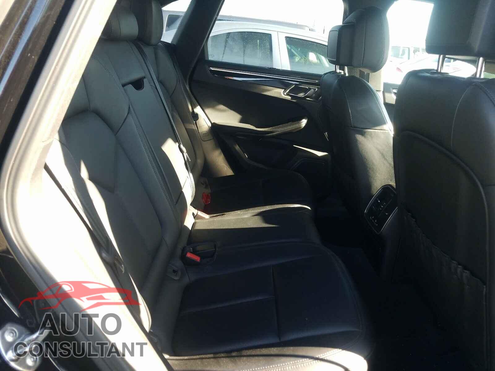 PORSCHE MACAN 2016 - WP1AB2A54GLB52195