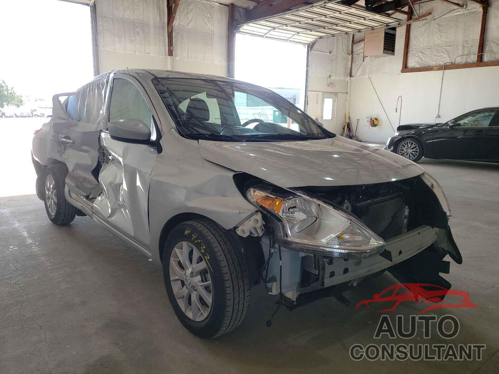 NISSAN VERSA 2018 - 3N1CN7AP1JL829704