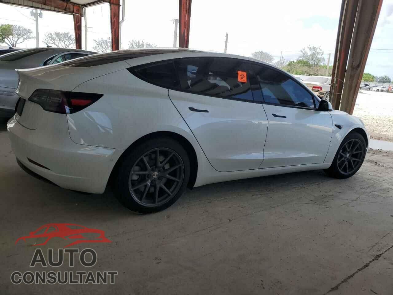 TESLA MODEL 3 2021 - 5YJ3E1EA5MF048137