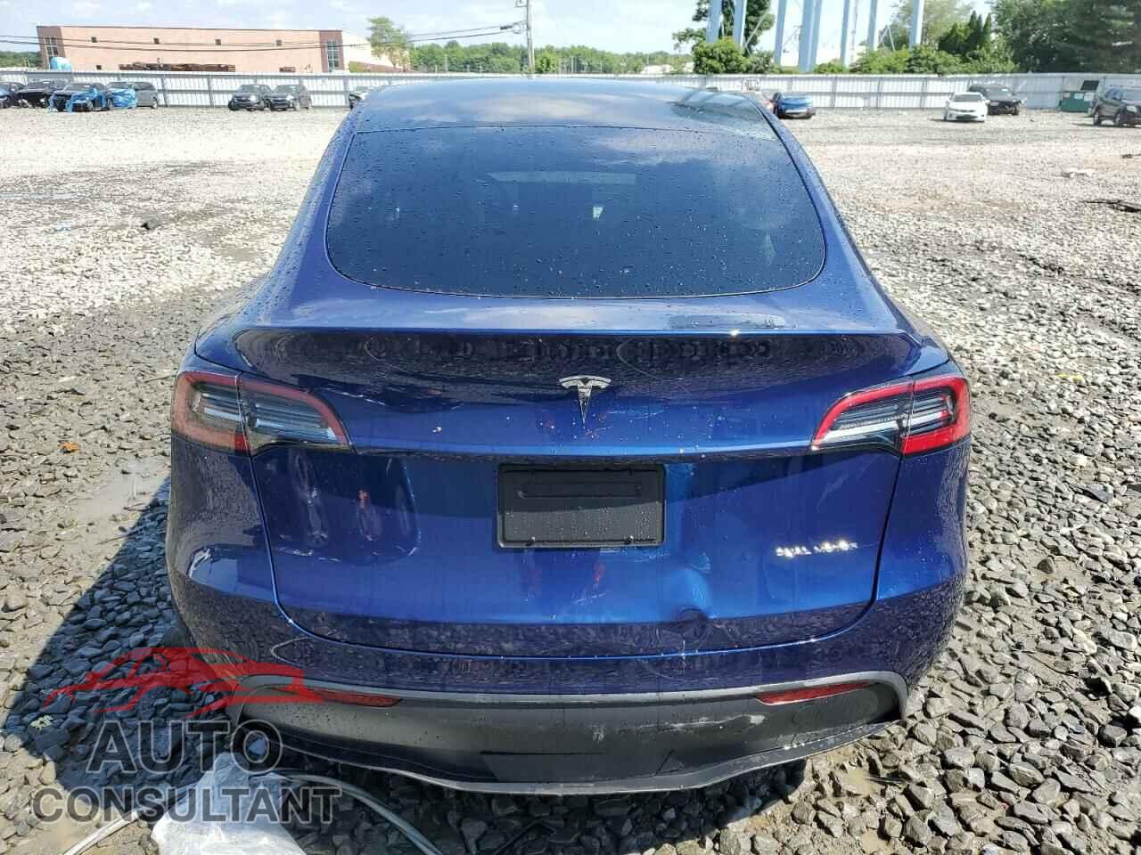 TESLA MODEL Y 2024 - 7SAYGAEE9RF072132