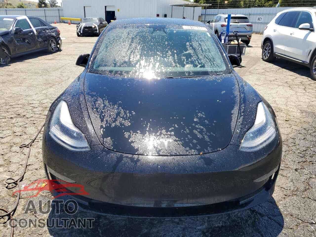 TESLA MODEL 3 2021 - 5YJ3E1EA5MF930277