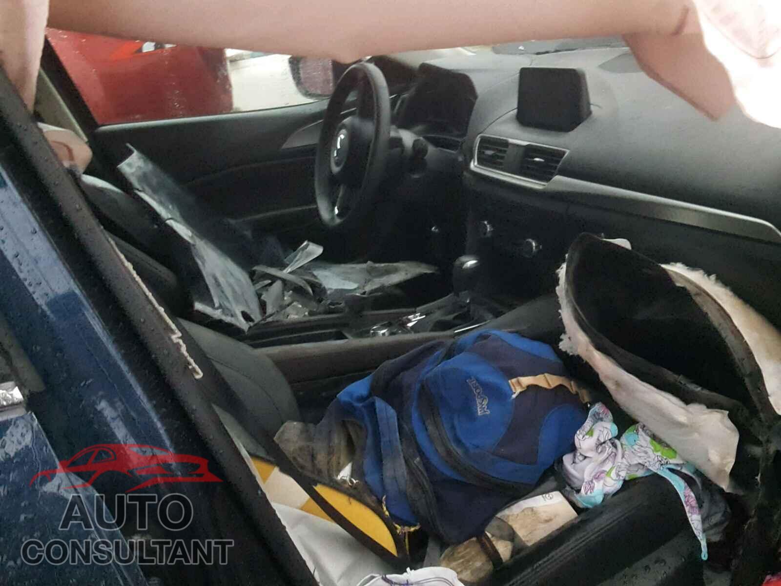 MAZDA 3 2018 - 3MZBN1L31JM184110