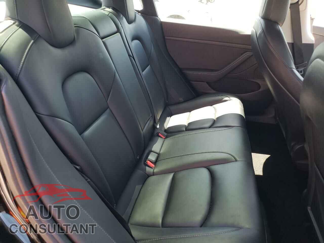 TESLA MODEL 3 2021 - 5YJ3E1EA6MF090333