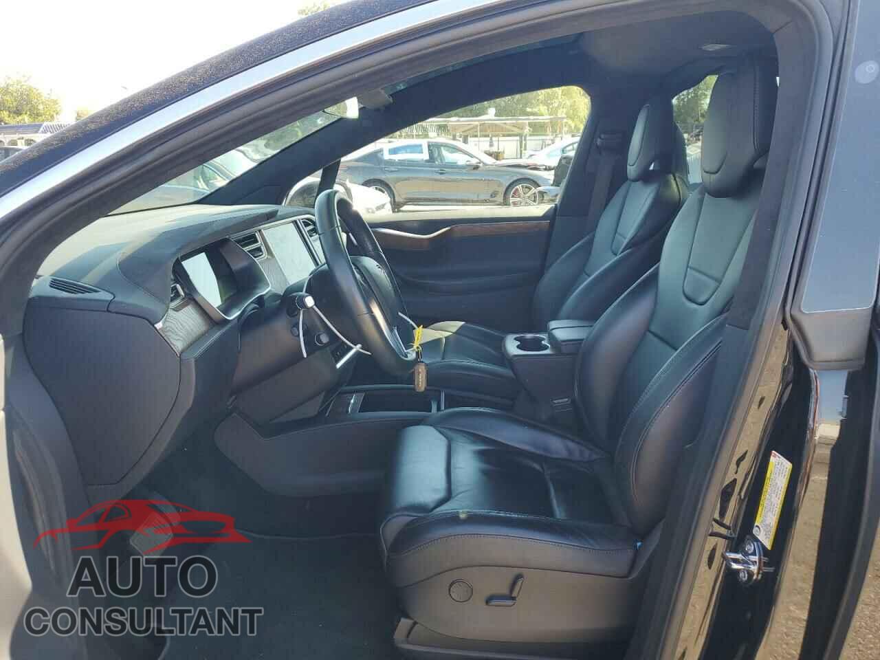 TESLA MODEL X 2017 - 5YJXCBE21HF055081