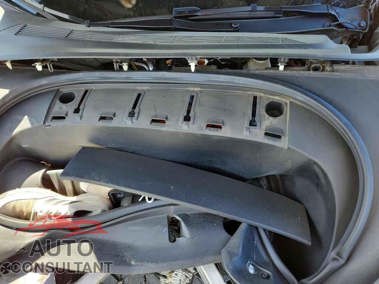 TESLA MODEL 3 2024 - 5YJ3E1EA8RF738424