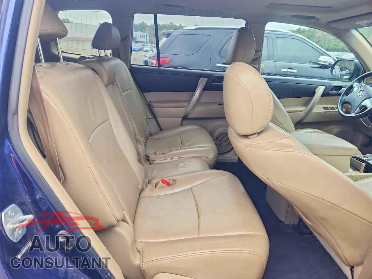 TOYOTA HIGHLANDER 2013 - 5TDBK3EH0DS262641