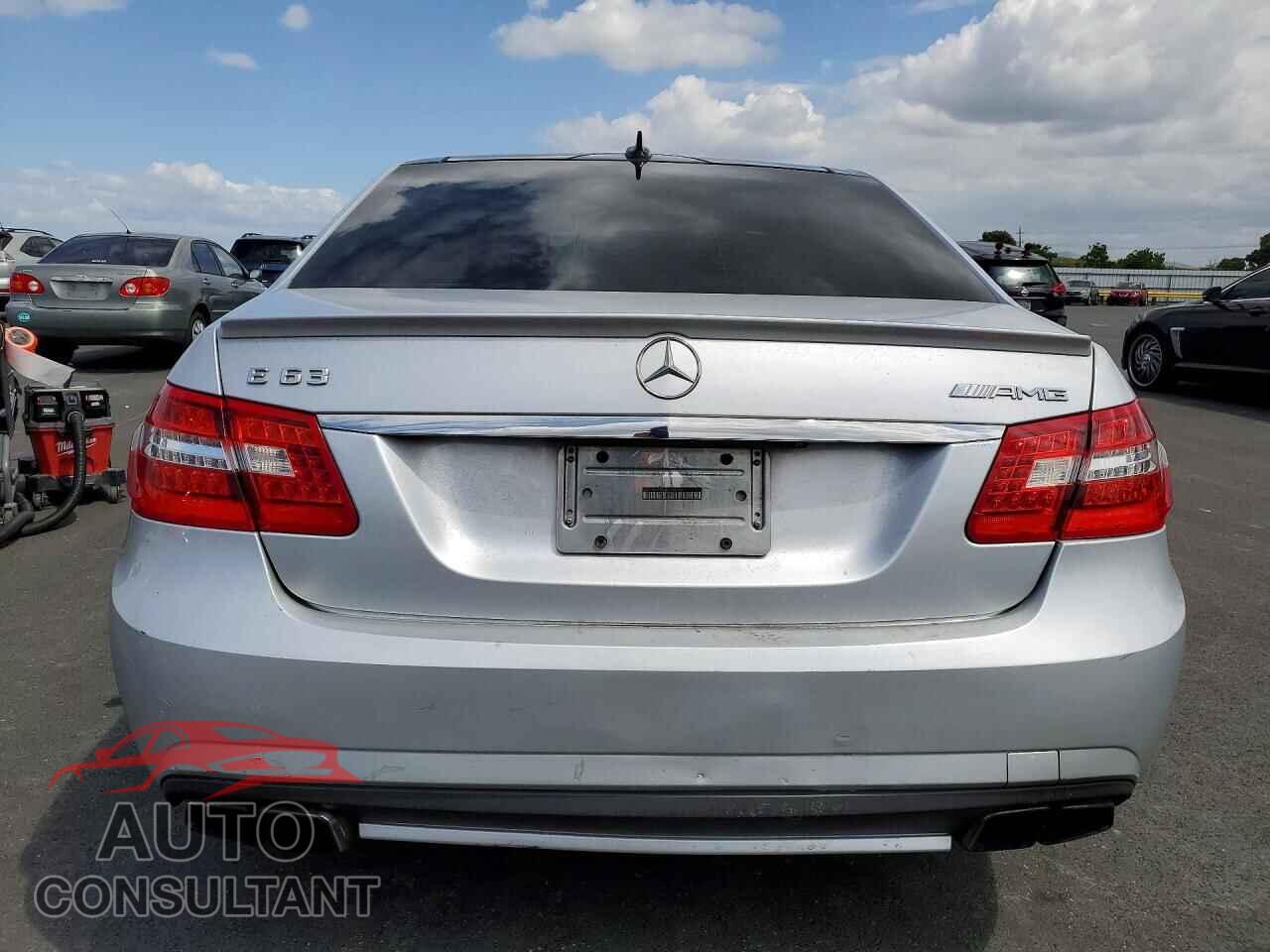MERCEDES-BENZ E-CLASS 2010 - WDDHF7HB2AA095498