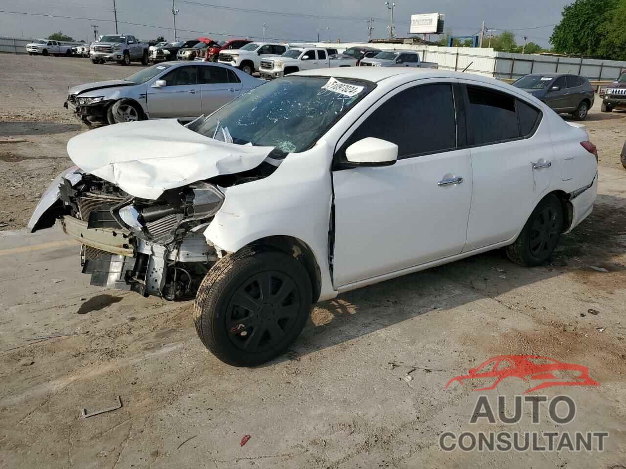 NISSAN VERSA 2018 - 3N1CN7AP1JL858166