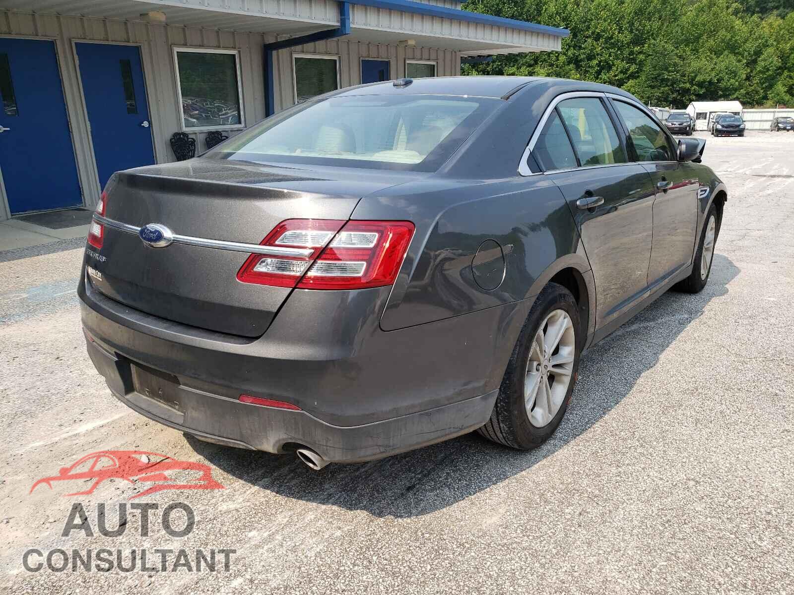 FORD TAURUS 2018 - 1FAHP2D82JG142231