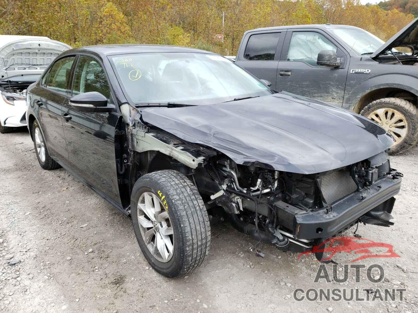 VOLKSWAGEN PASSAT 2018 - 1VWAA7A39JC014558
