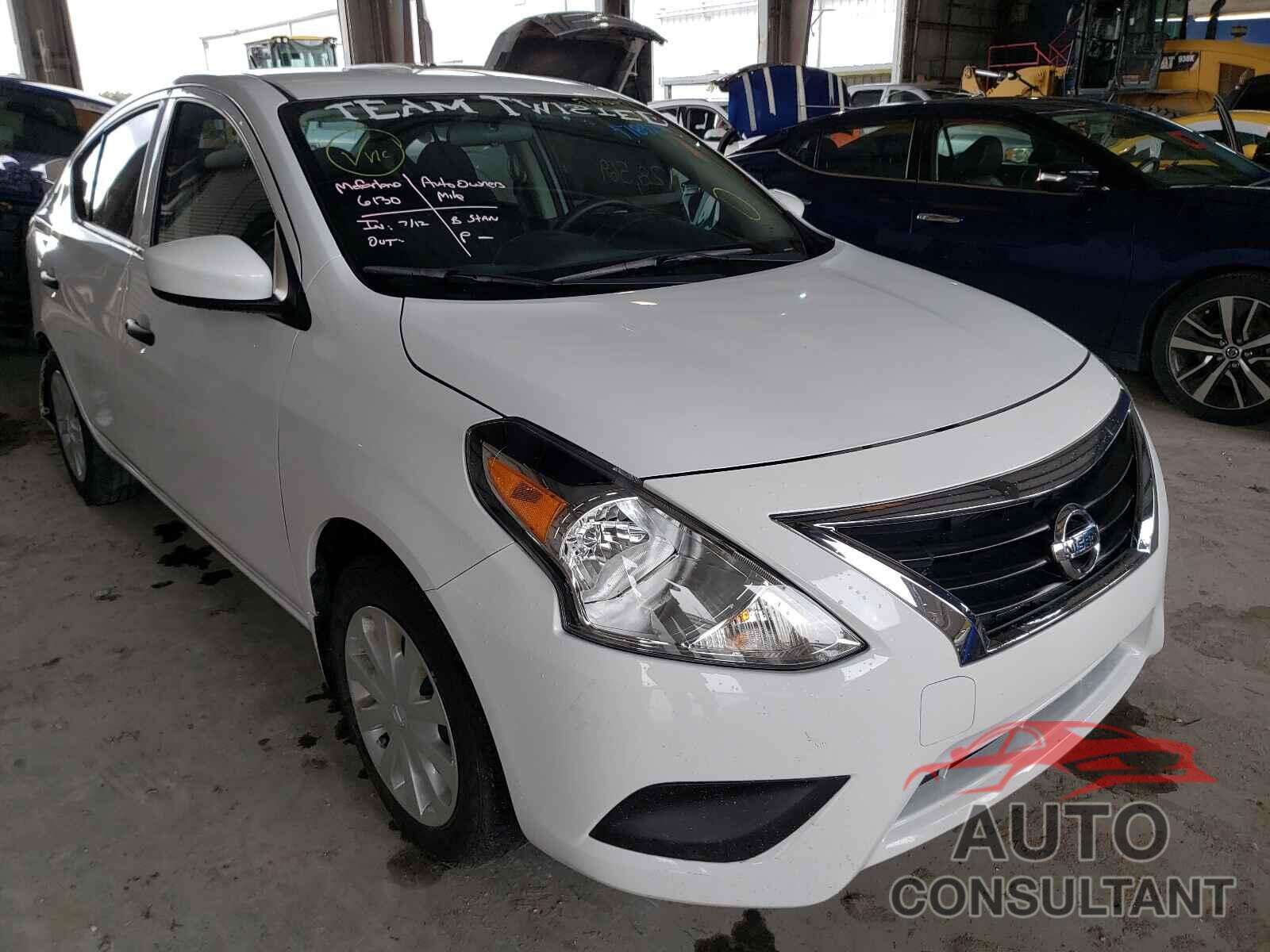 NISSAN VERSA 2018 - 3N1CN7AP0JL832688