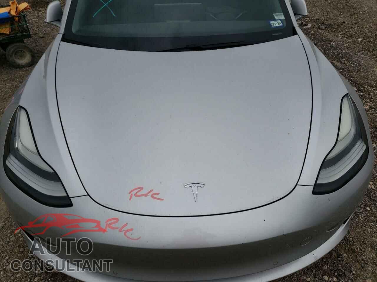 TESLA MODEL 3 2018 - 5YJ3E1EA5JF008779