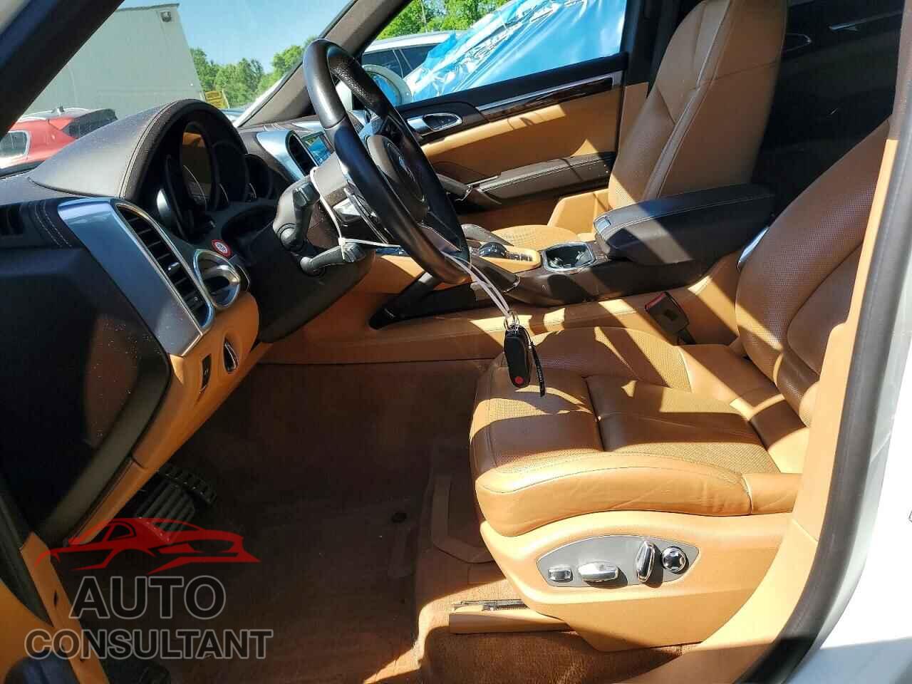PORSCHE CAYENNE 2018 - WP1AB2A23JLA60847
