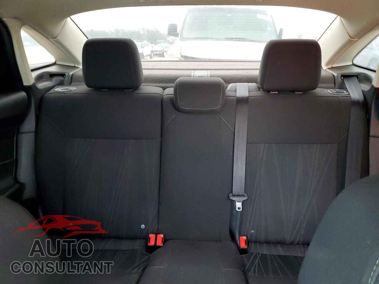 FORD FOCUS 2017 - 1FADP3F28HL297414