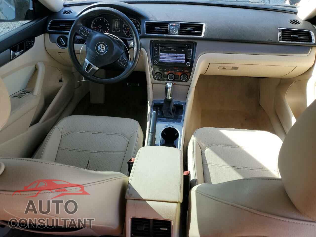 VOLKSWAGEN PASSAT 2014 - 1VWBP7A33EC002012