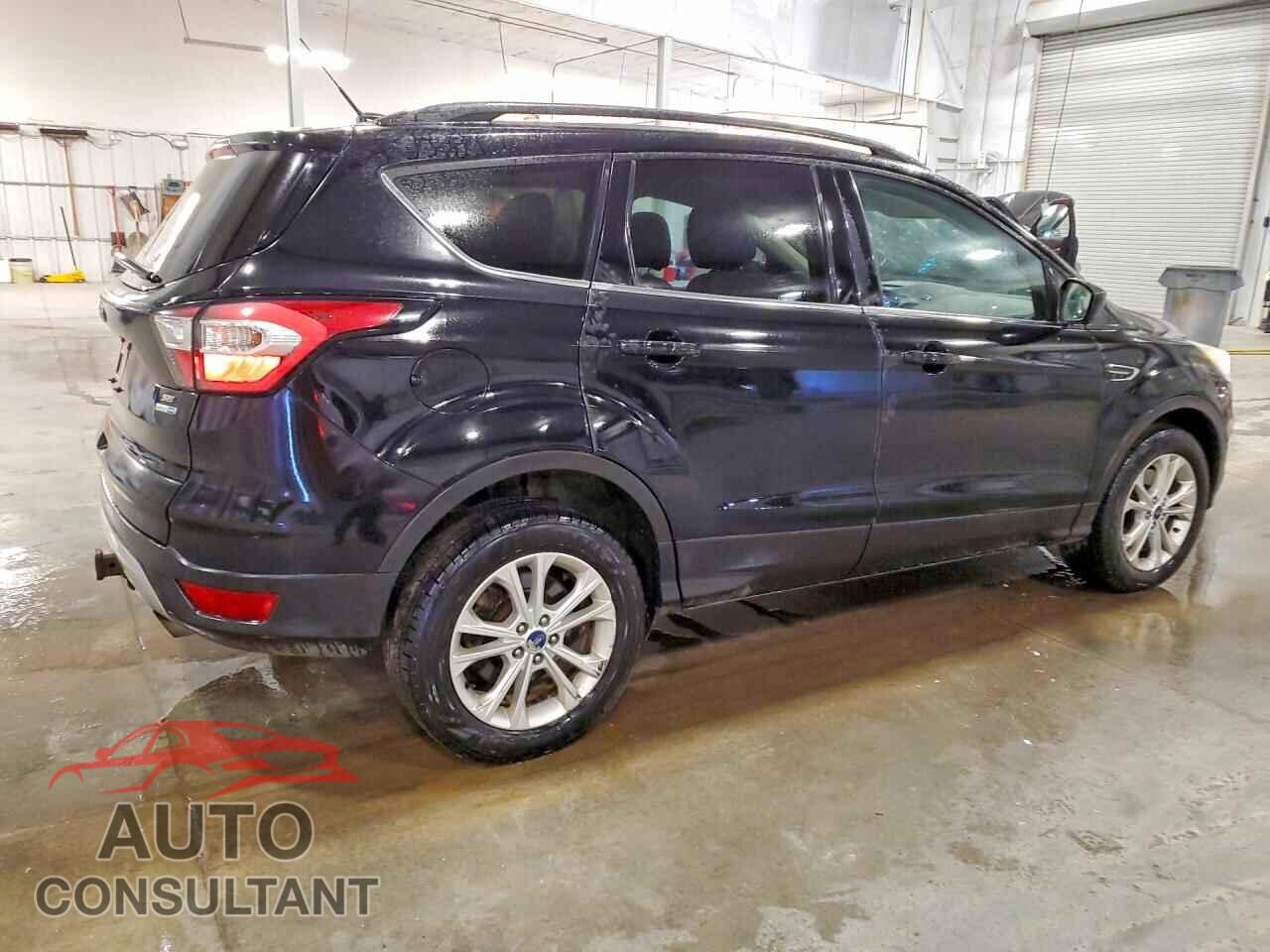 FORD ESCAPE 2017 - 1FMCU9G9XHUC26105