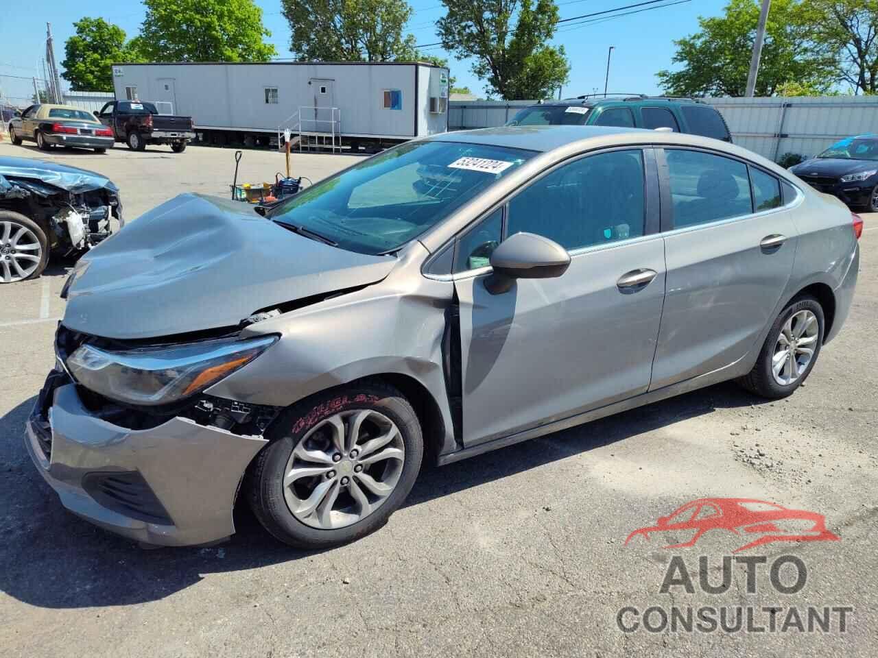 CHEVROLET CRUZE 2019 - 1G1BE5SM1K7133649