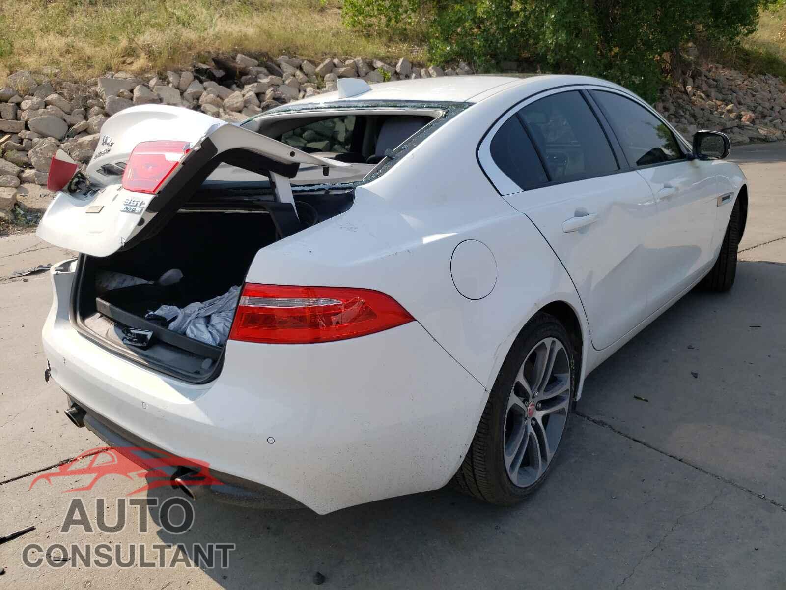 JAGUAR XE 2017 - SAJAJ4BV8HA970381