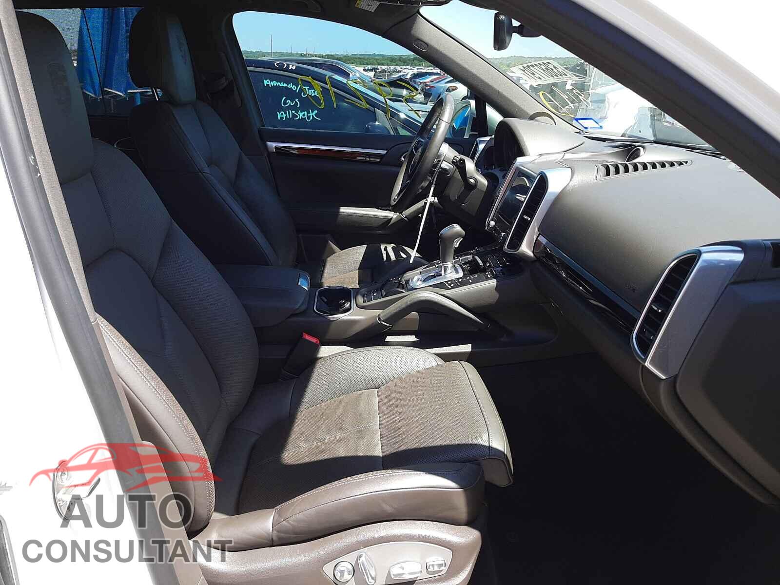 PORSCHE CAYENNE 2017 - WP1AA2A22HKA87993